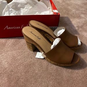 American Eagle Brown Heels W9